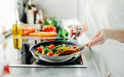 Masak Sendiri Tapi Masih Bisa Keracunan? Mungkin Kamu Lupa 5 Hal Ini